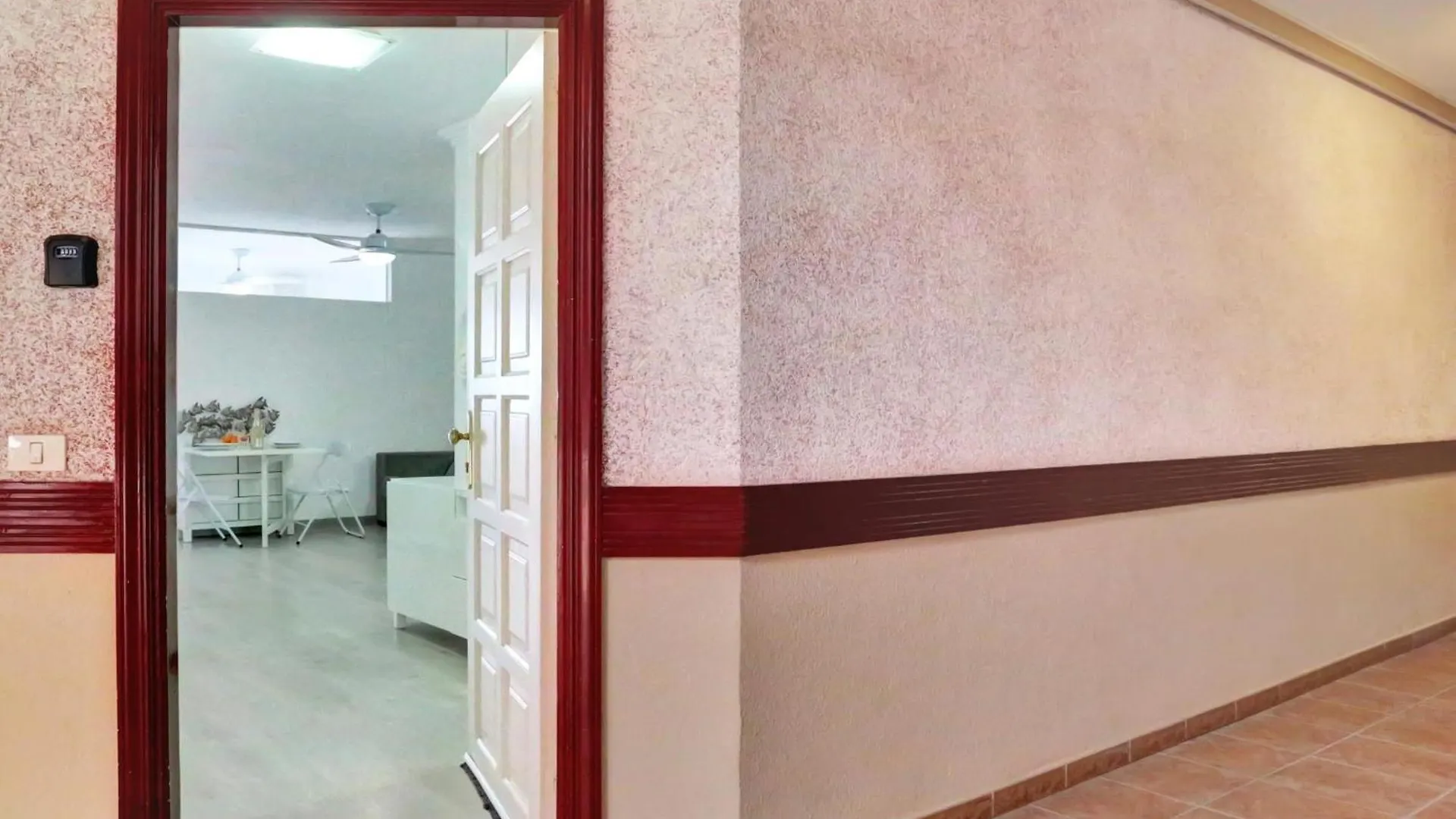 Little Gem, Panoramic Balcony, Con Air, Pool, Wifi Apartment Chayofa Spain