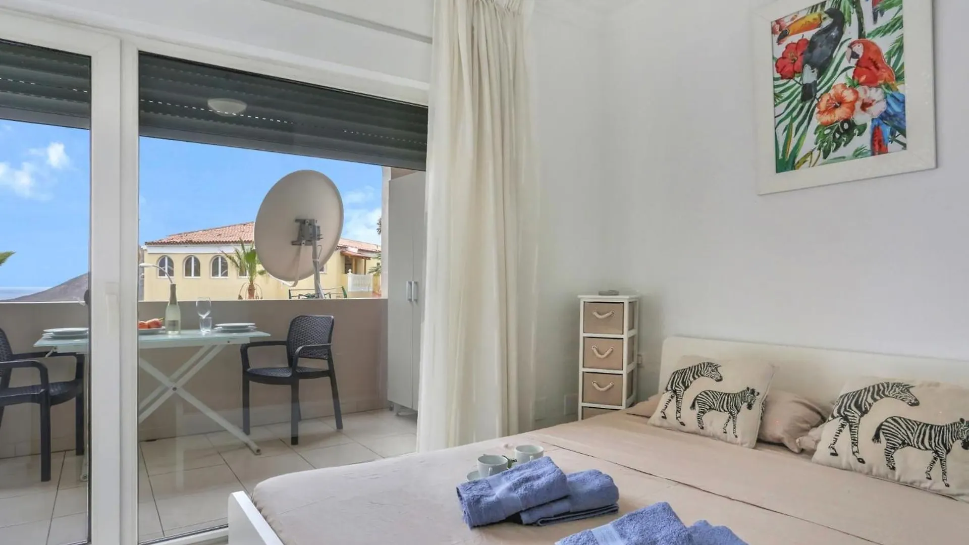 Little Gem, Panoramic Balcony, Con Air, Pool, Wifi Apartment Chayofa